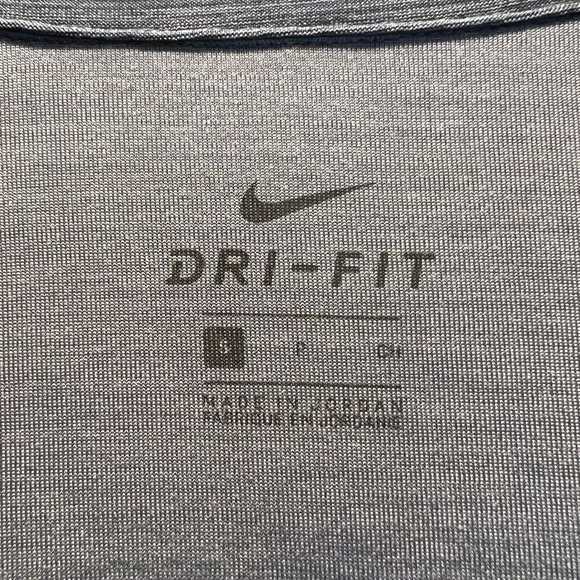 Men’s Nike Gray Quarter-Zip - Picture 2 of 4
